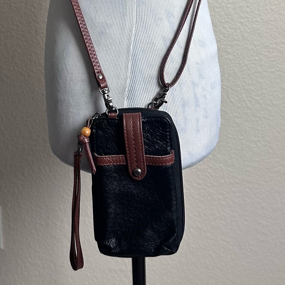 The Sak Iris North South Crossbody Wallet Bag Black Brown Leather Wristlet Strap - Picture 6 of 9